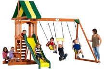 Spielplatz mit Sunnydale-Schaukeln