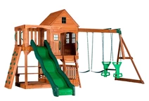 Holzspielplatz mit dem Häuschen Pazifik